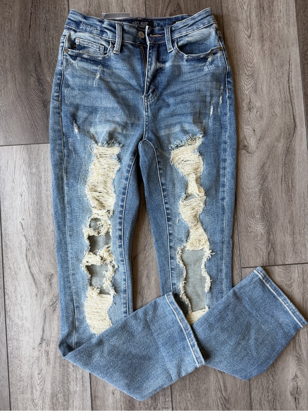 🆕Judy Blue Light Blue Distressed Straight Fit Jeans (1/25)-NWT